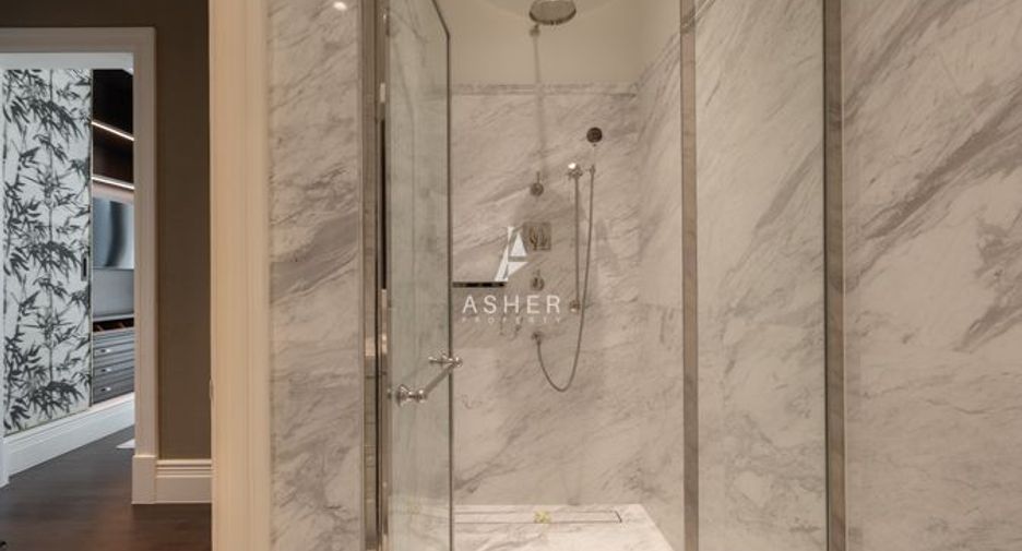 For rent and for sale 2 bedrooms condo in Pathum Wan, Bangkok