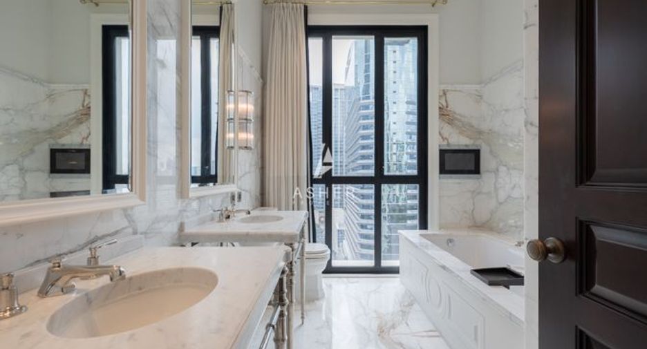 For rent and for sale 2 bedrooms condo in Pathum Wan, Bangkok