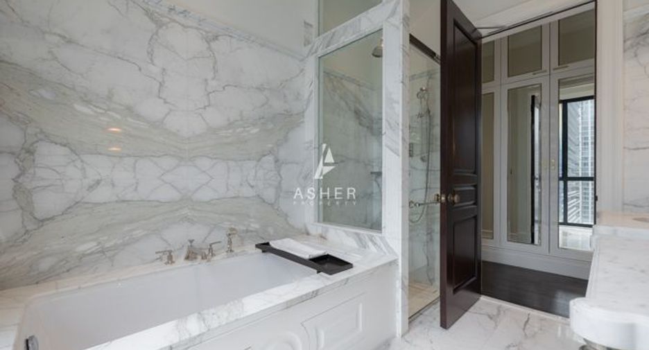 For rent and for sale 2 bedrooms condo in Pathum Wan, Bangkok