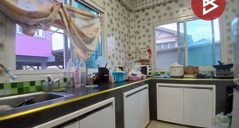 For sale 4 bedrooms house in Phra Pradaeng, Samut Prakan