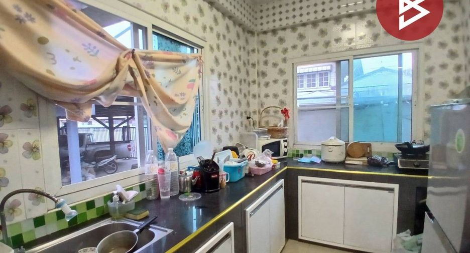 For sale 4 bedrooms house in Phra Pradaeng, Samut Prakan