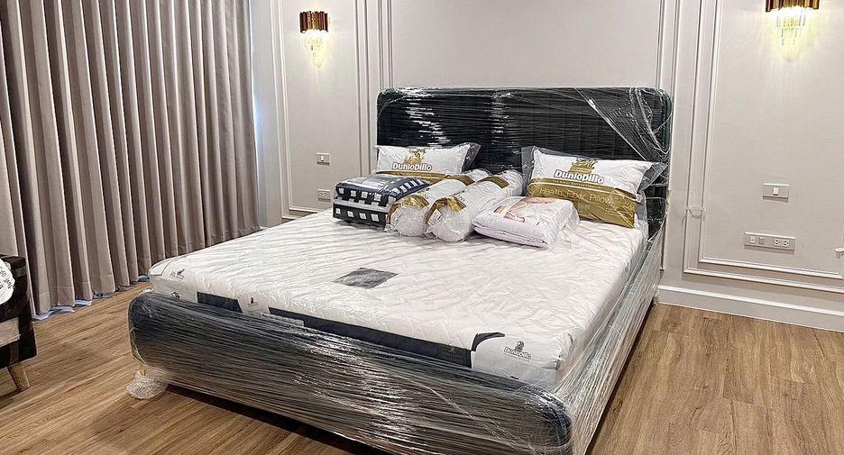 For rent and for sale 2 bedrooms condo in Khlong Toei, Bangkok