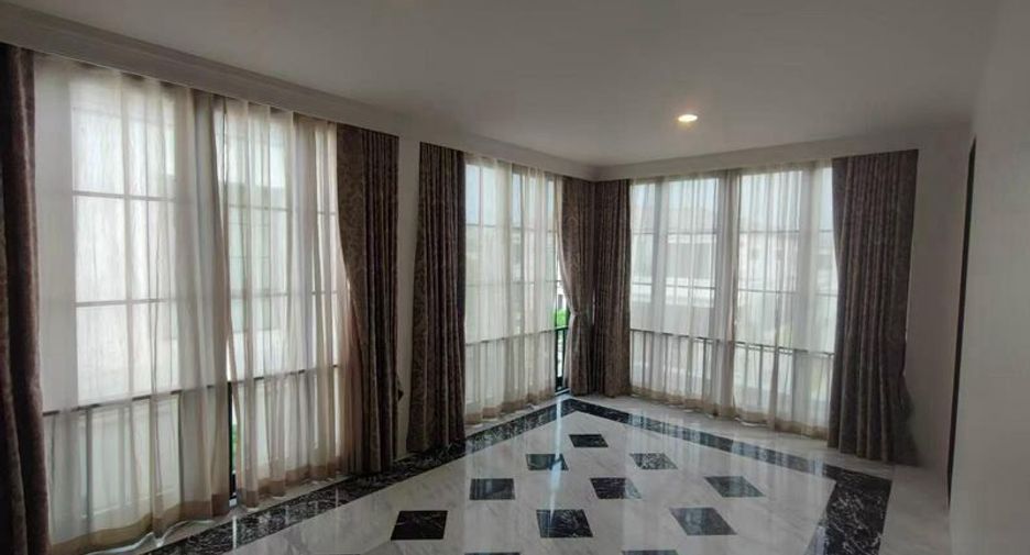 For sale 4 bedrooms house in Suan Luang, Bangkok