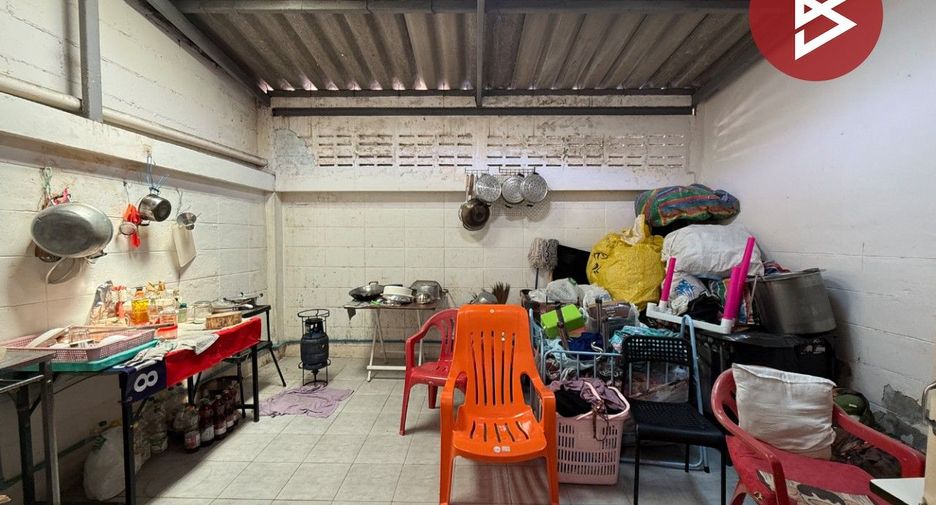 Reihenhaus zum Kauf mit 3 Zimmer in Thung Khru, Bangkok