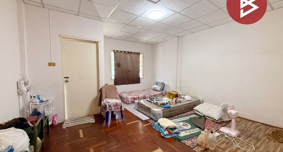 Reihenhaus zum Kauf mit 3 Zimmer in Thung Khru, Bangkok