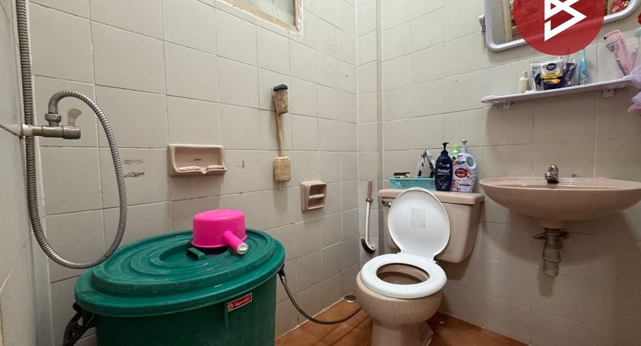 Reihenhaus zum Kauf mit 3 Zimmer in Thung Khru, Bangkok