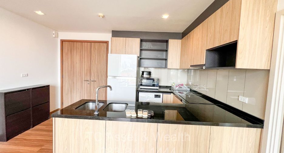 For rent 3 bedrooms condo in Watthana, Bangkok