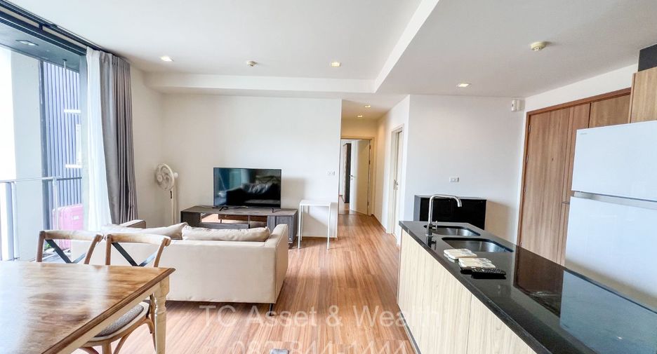 For rent 3 bedrooms condo in Watthana, Bangkok
