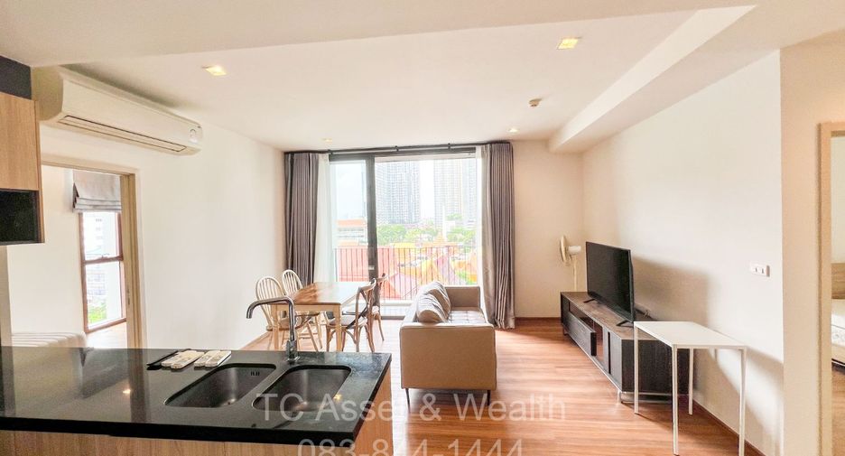 For rent 3 bedrooms condo in Watthana, Bangkok