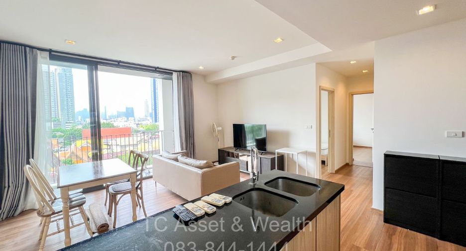 For rent 3 bedrooms condo in Watthana, Bangkok