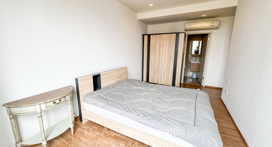 For rent 3 bedrooms condo in Watthana, Bangkok