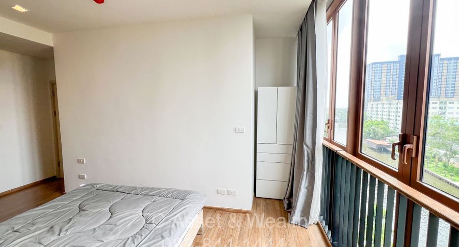 For rent 3 bedrooms condo in Watthana, Bangkok
