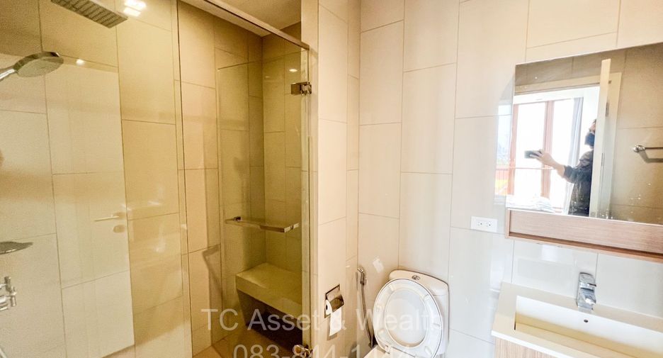 For rent 3 bedrooms condo in Watthana, Bangkok