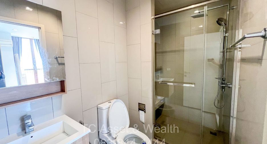 For rent 3 bedrooms condo in Watthana, Bangkok