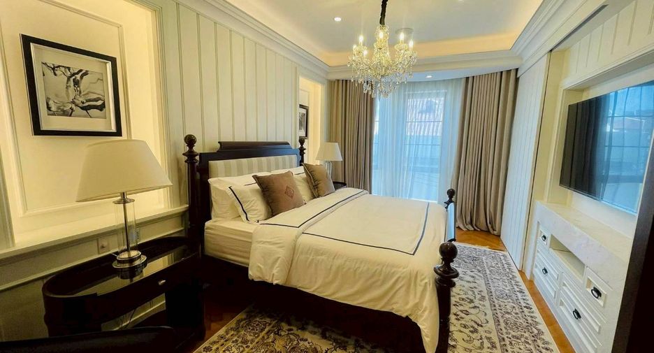 For rent and for sale 4 bedrooms house in Watthana, Bangkok