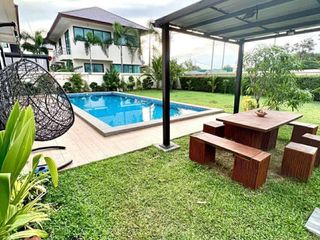 Villa en alquiler de 3 habitaciones en Bang Lamung, Chonburi