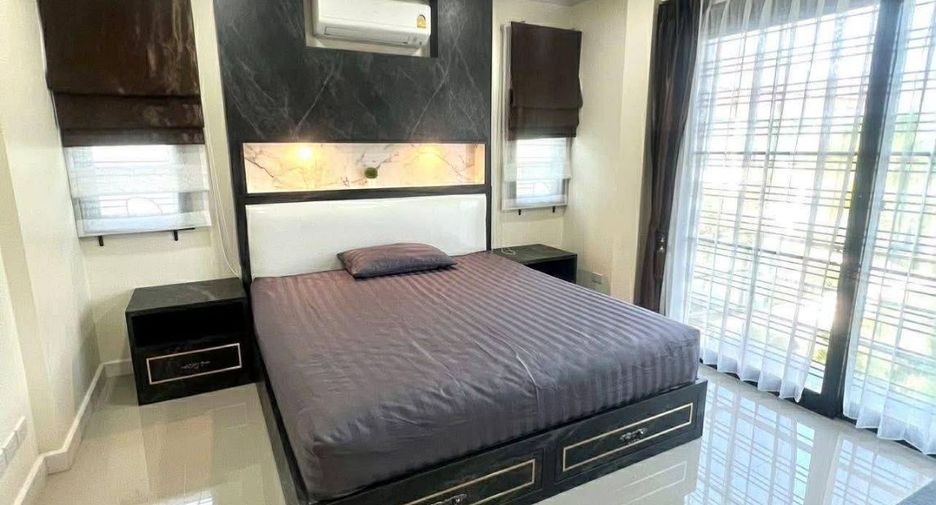 Villa en alquiler de 3 habitaciones en Bang Lamung, Chonburi