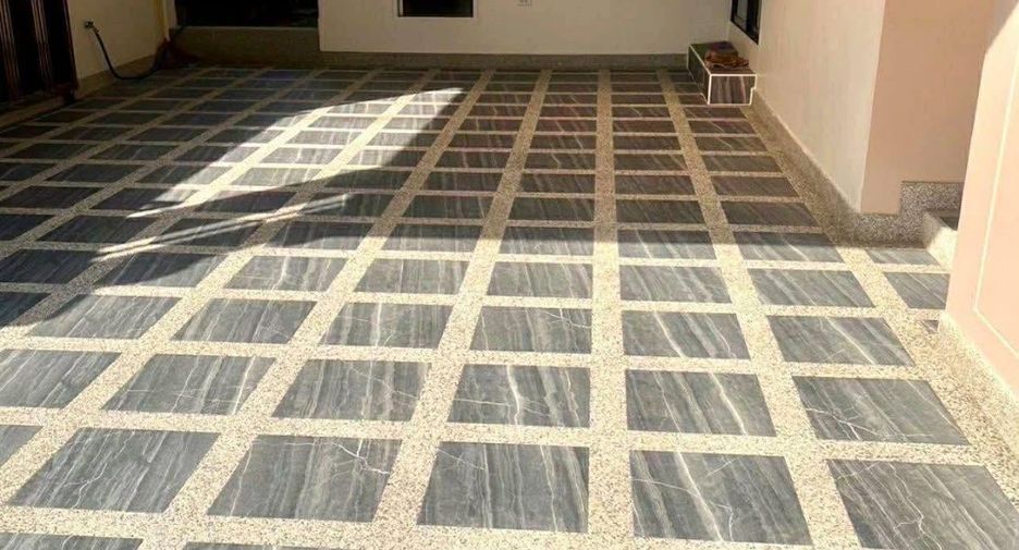 Villa en alquiler de 3 habitaciones en Bang Lamung, Chonburi