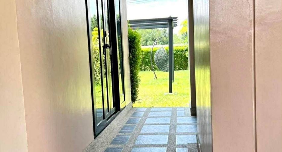 Villa en alquiler de 3 habitaciones en Bang Lamung, Chonburi