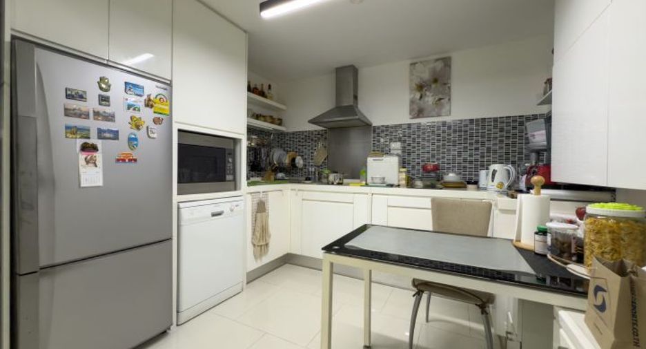 For sale 4 bedrooms condo in North Pattaya, Pattaya