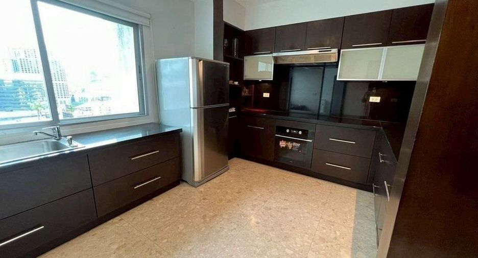 Wohnung zur Miete mit 4 Zimmer in Pathum Wan, Bangkok