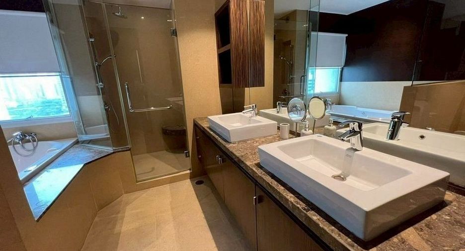 Wohnung zur Miete mit 4 Zimmer in Pathum Wan, Bangkok