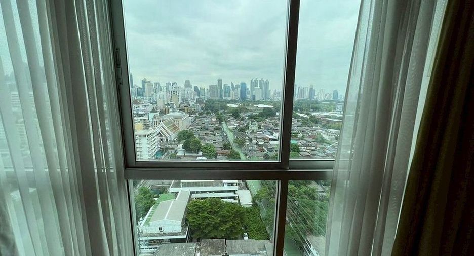 Wohnung zur Miete mit 4 Zimmer in Pathum Wan, Bangkok