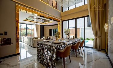 For sale 5 bedrooms villa in East Pattaya, Pattaya