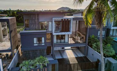 For sale 5 bedrooms villa in East Pattaya, Pattaya
