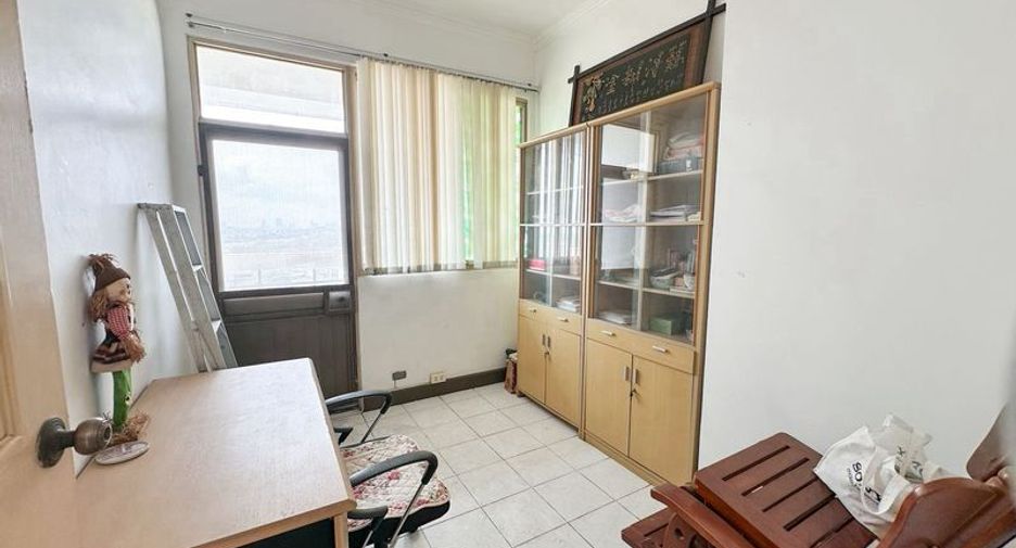 For sale 3 bedrooms condo in Suan Luang, Bangkok