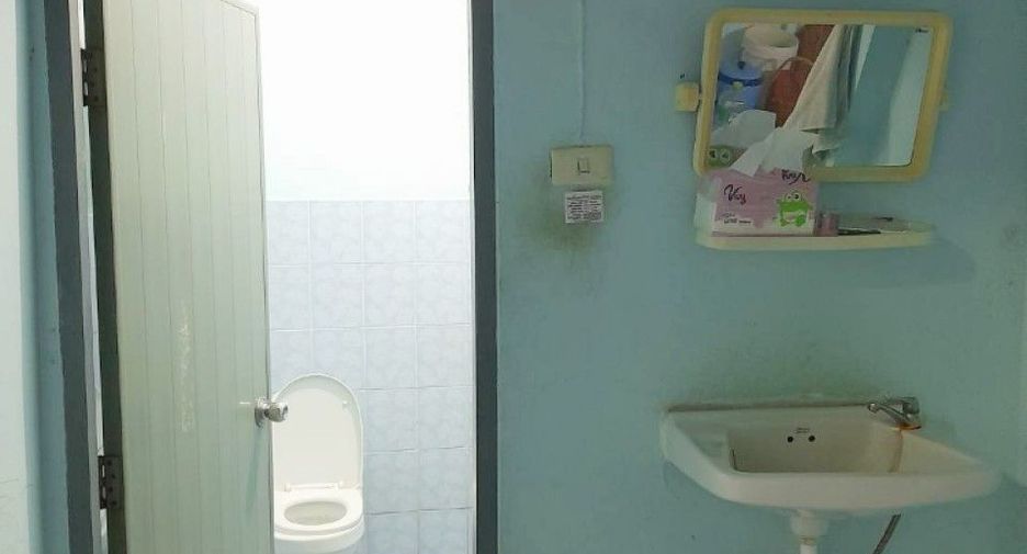 For sale 2 bedrooms townhouse in Si Racha, Chonburi