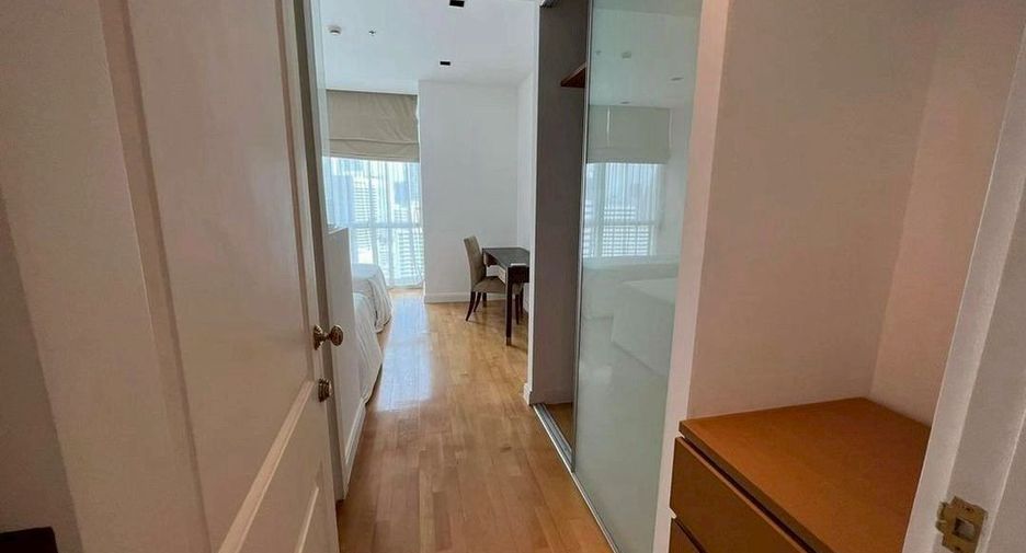 For rent 3 bedrooms condo in Pathum Wan, Bangkok