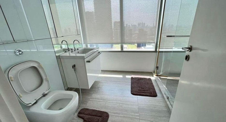 Wohnung zur Miete mit 3 Zimmer in Pathum Wan, Bangkok