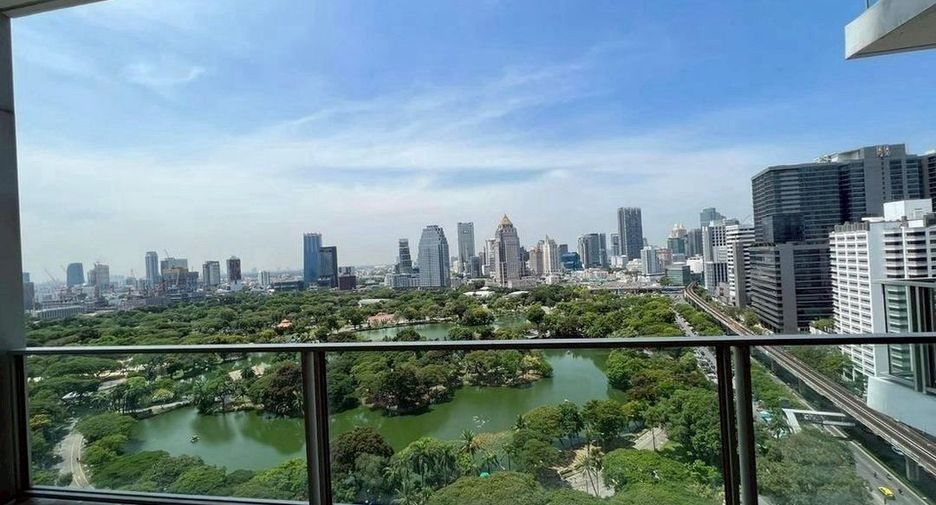 Wohnung zur Miete mit 3 Zimmer in Pathum Wan, Bangkok
