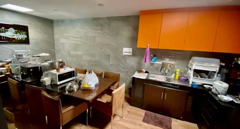 Casa en venta de 12 habitaciones en Yan Nawa, Bangkok