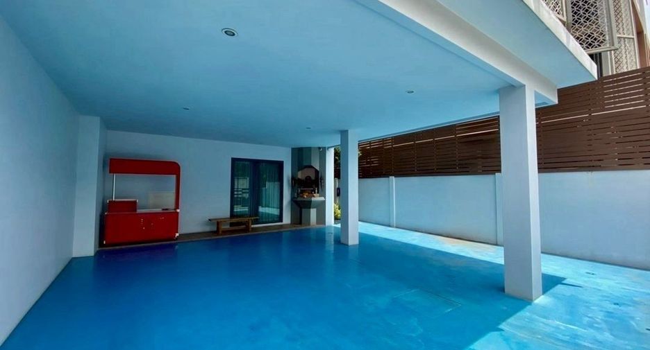 Casa en venta de 12 habitaciones en Yan Nawa, Bangkok