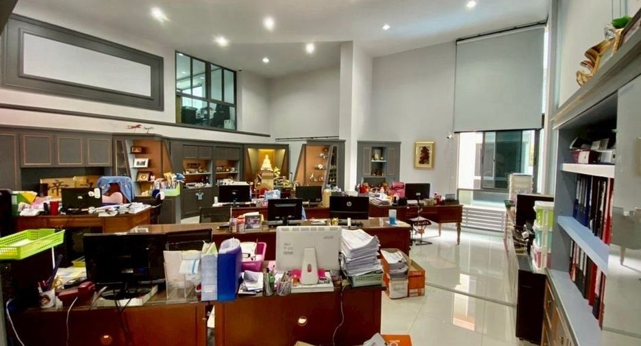 Casa en venta de 12 habitaciones en Yan Nawa, Bangkok