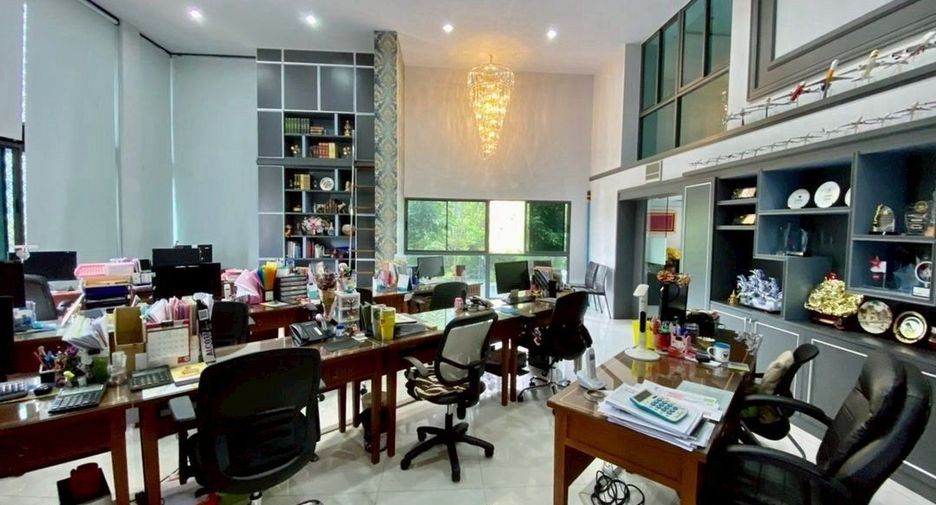 Casa en venta de 12 habitaciones en Yan Nawa, Bangkok