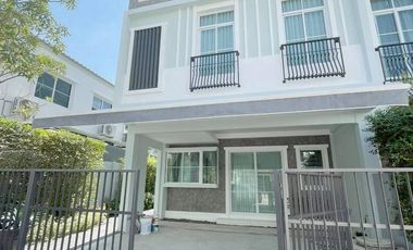 For rent 3 bedrooms townhouse in Prawet, Bangkok