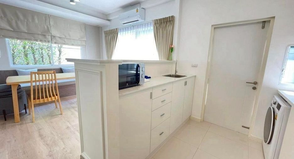 For rent 3 ベッドルーム townhouse in Prawet, Bangkok