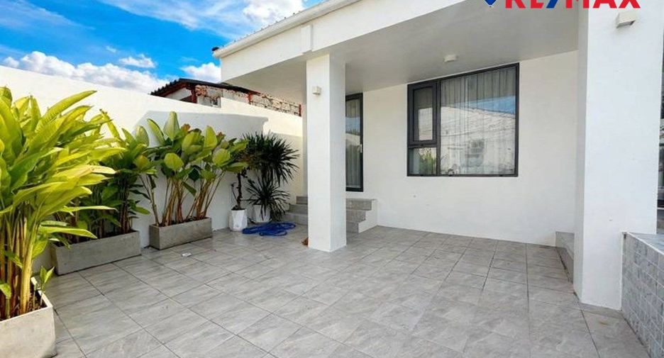 For sale 4 ベッドルーム house in Pratumnak, Pattaya