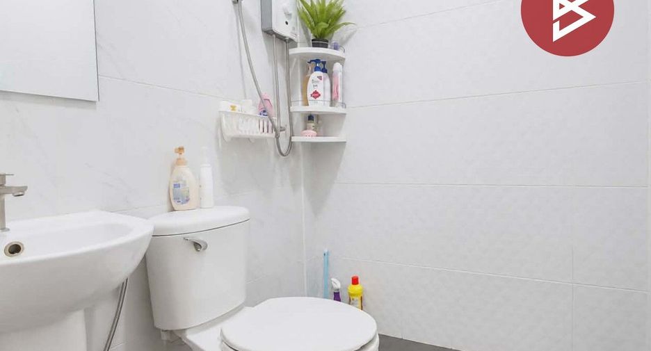 Casa adosada en venta de 2 habitaciones en Mueang Ratchaburi, Ratchaburi