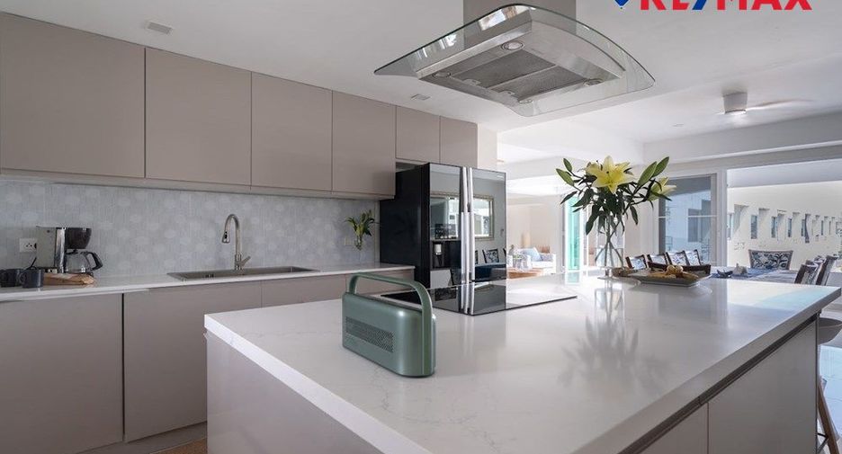 For rent 4 bedrooms condo in Sattahip, Chonburi