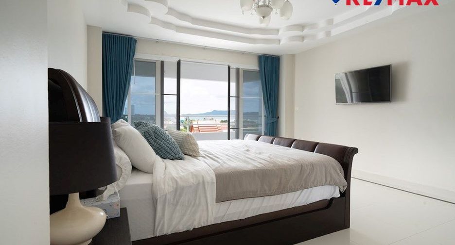 For rent 4 bedrooms condo in Sattahip, Chonburi