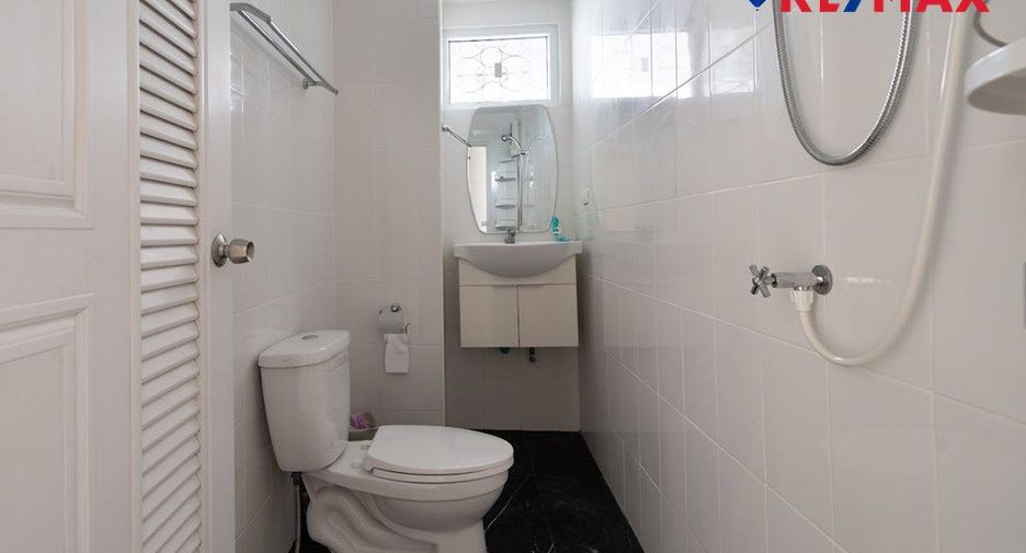 For rent 4 bedrooms condo in Sattahip, Chonburi