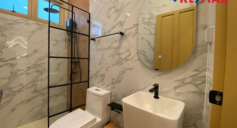 For sale 5 bedrooms house in East Pattaya, Pattaya