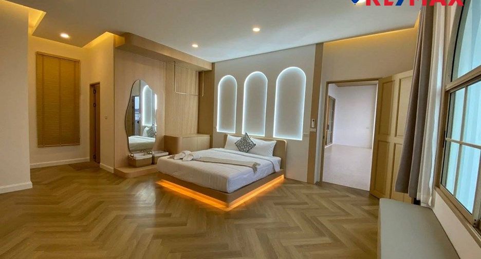 For sale 5 bedrooms house in East Pattaya, Pattaya