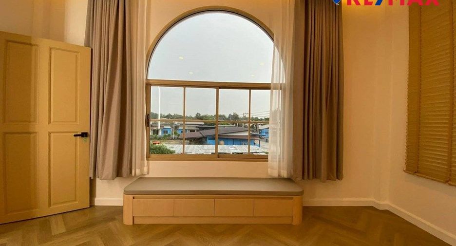 For sale 5 bedrooms house in East Pattaya, Pattaya