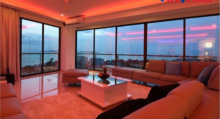 For sale 3 bedrooms condo in Pratumnak, Pattaya