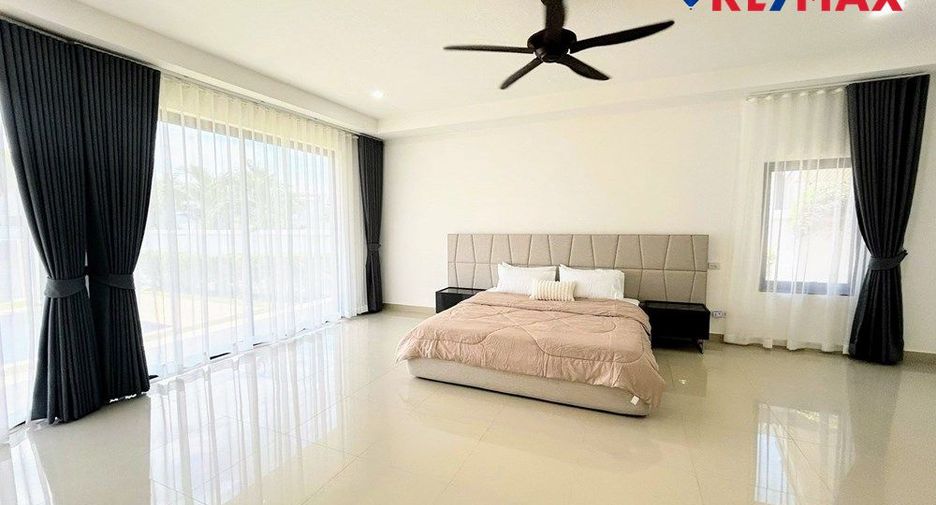 For sale 4 bedrooms house in East Pattaya, Pattaya